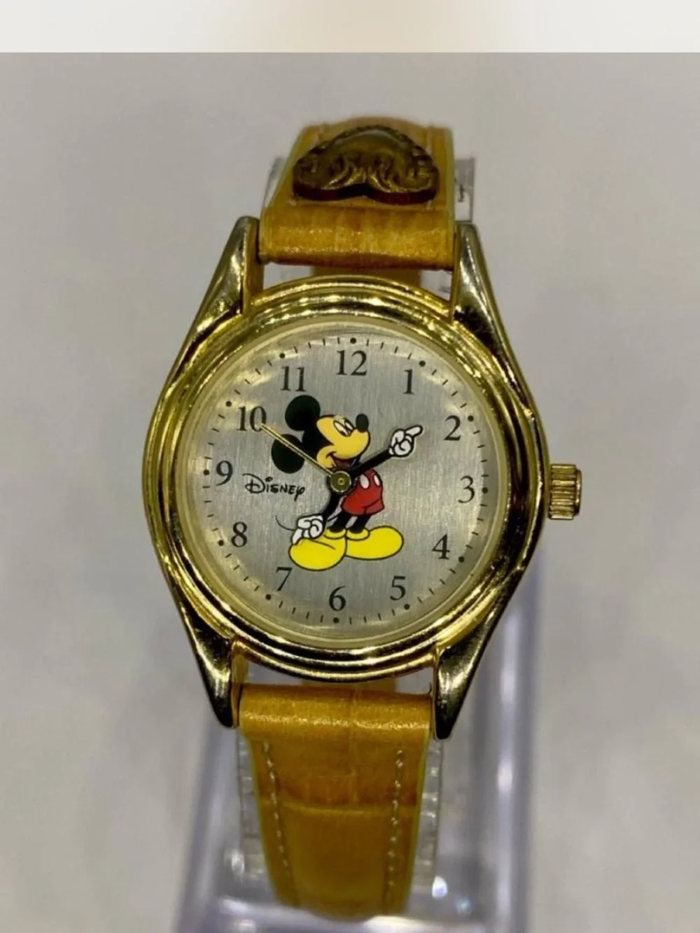 Disney *** Mickey Mouse Ladies Gold-Tone Watch /  Tan Strap * Collectors *^*